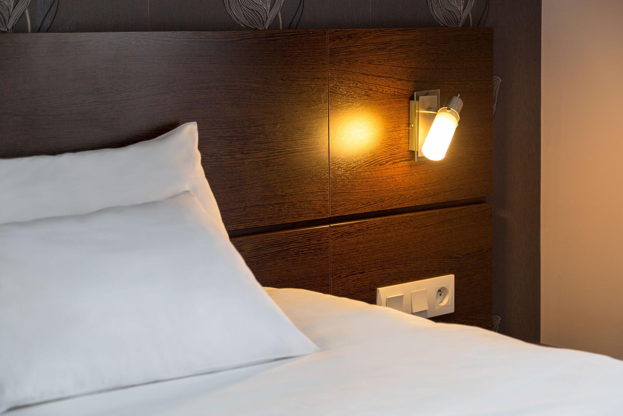 Urban Style, Hotel Le Cheval Noir, Saint-Etienne Екстер'єр фото