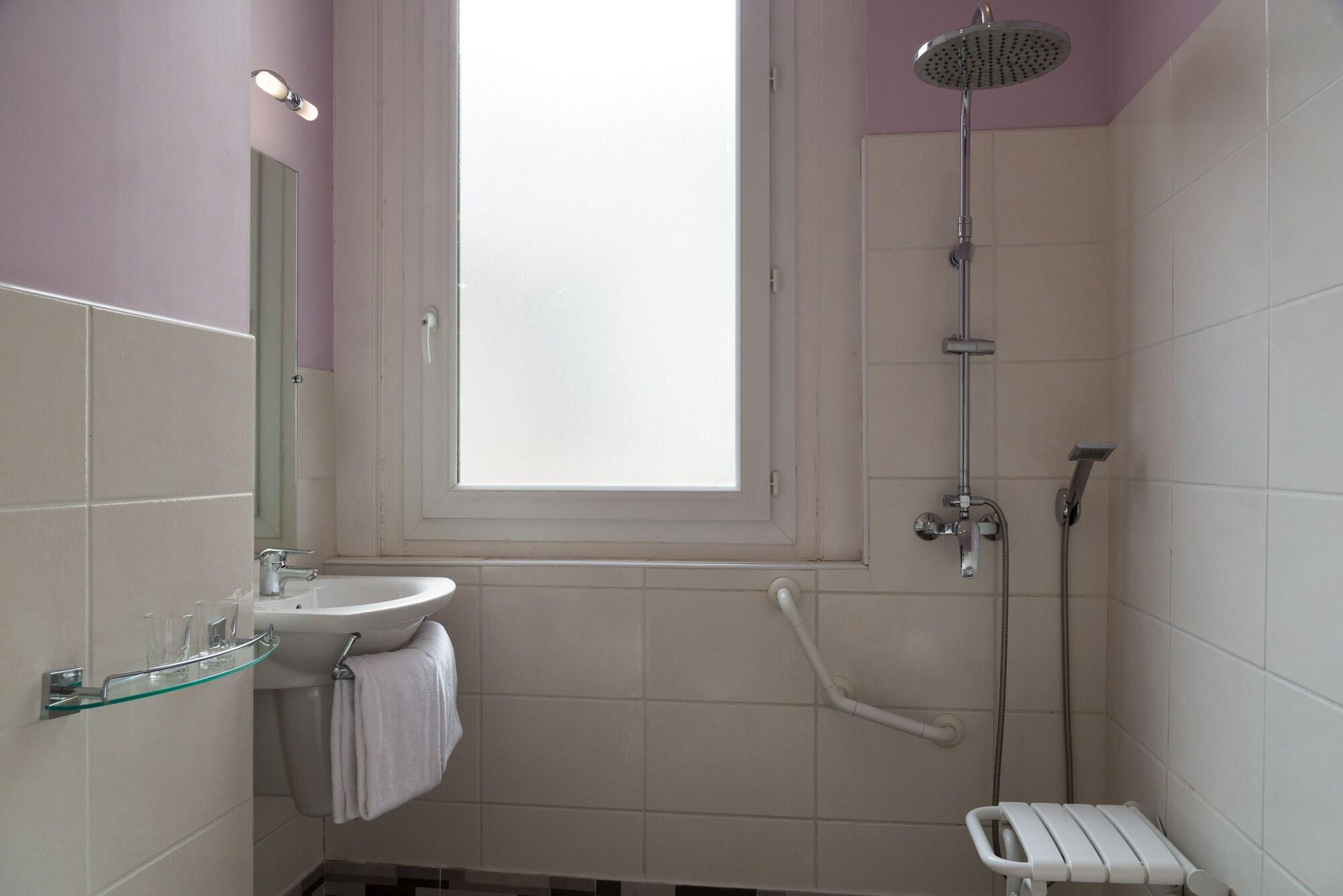 Urban Style, Hotel Le Cheval Noir, Saint-Etienne Екстер'єр фото