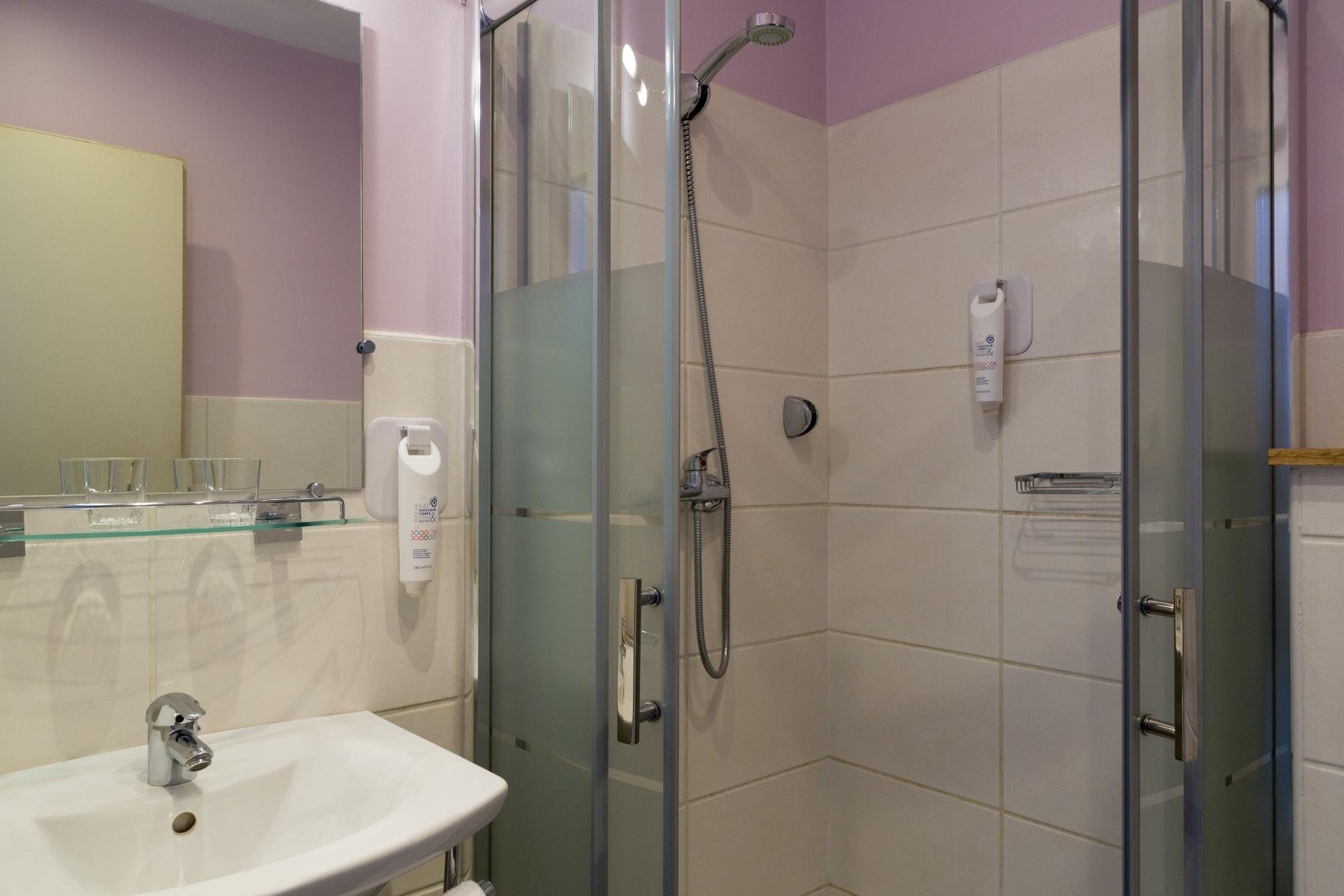 Urban Style, Hotel Le Cheval Noir, Saint-Etienne Екстер'єр фото